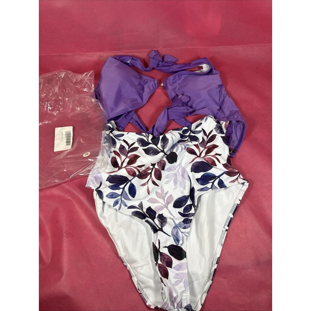 NWT One Piece Bathing Suit / Swimsuit & Cutout Women’s Sz M EE